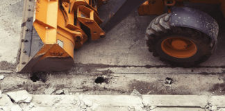 Dlaczego maszyn budowlanych nie naprawia się byle czym?