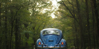 Przedwakacyjny przegląd samochodu. O czym należy pamiętać i co ze sobą zabrać?