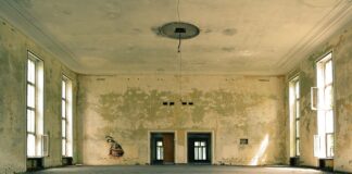 Z czego zrobić sufit w przyczepie kempingowej?