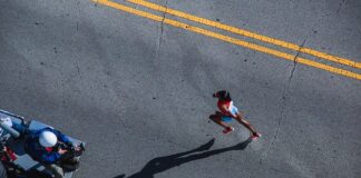 Ile zarabia operator koparki na godzinę?