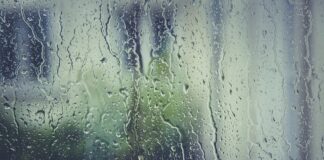 Dlaczego Przednia szyba zamarza szybciej?