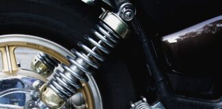 Jak sprawdzić czy amortyzator w motocyklu jest sprawny?