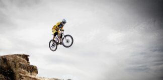 Czy jazda koparką jest trudna?