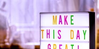 Jak założyć folię na przednią szybę?