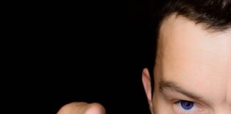 Co to jest komenda echo?