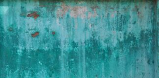 Jak zabezpieczyć lakier samochodu przed korozją?