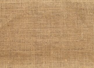 Jak naprawić pęknięcie włókna szklanego?