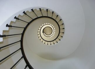 Jak zmieniać biegi manetkami? Jak zmieniać biegi manetkami?