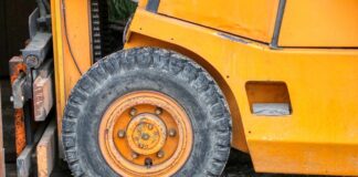 Profesjonalne nabijanie klimatyzacji w wózkach widłowych