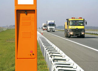 Czego nie robić przy awarii samochodu? 7 najczęstszych błędów kierowców awarii samochodu